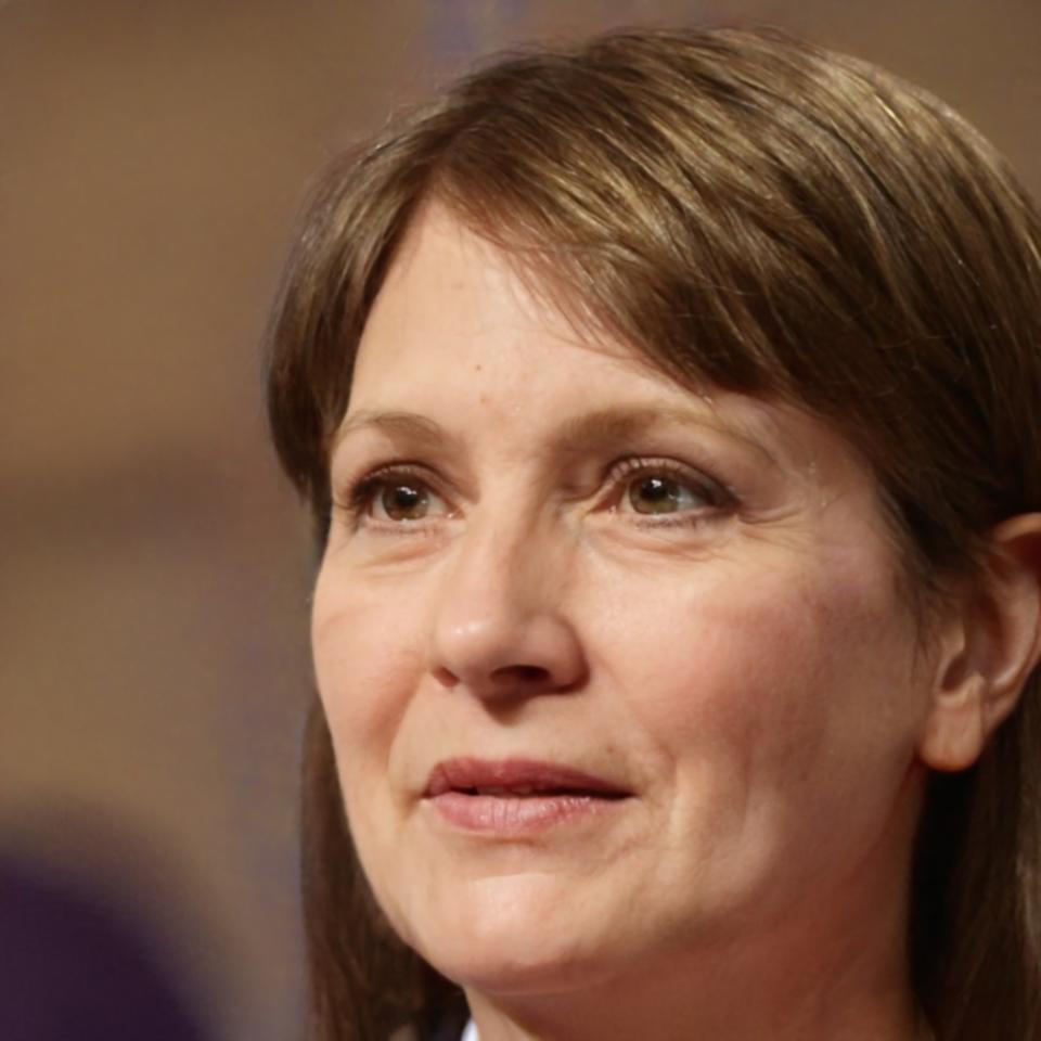 Teilnehmerin konzentriert beim Lernen